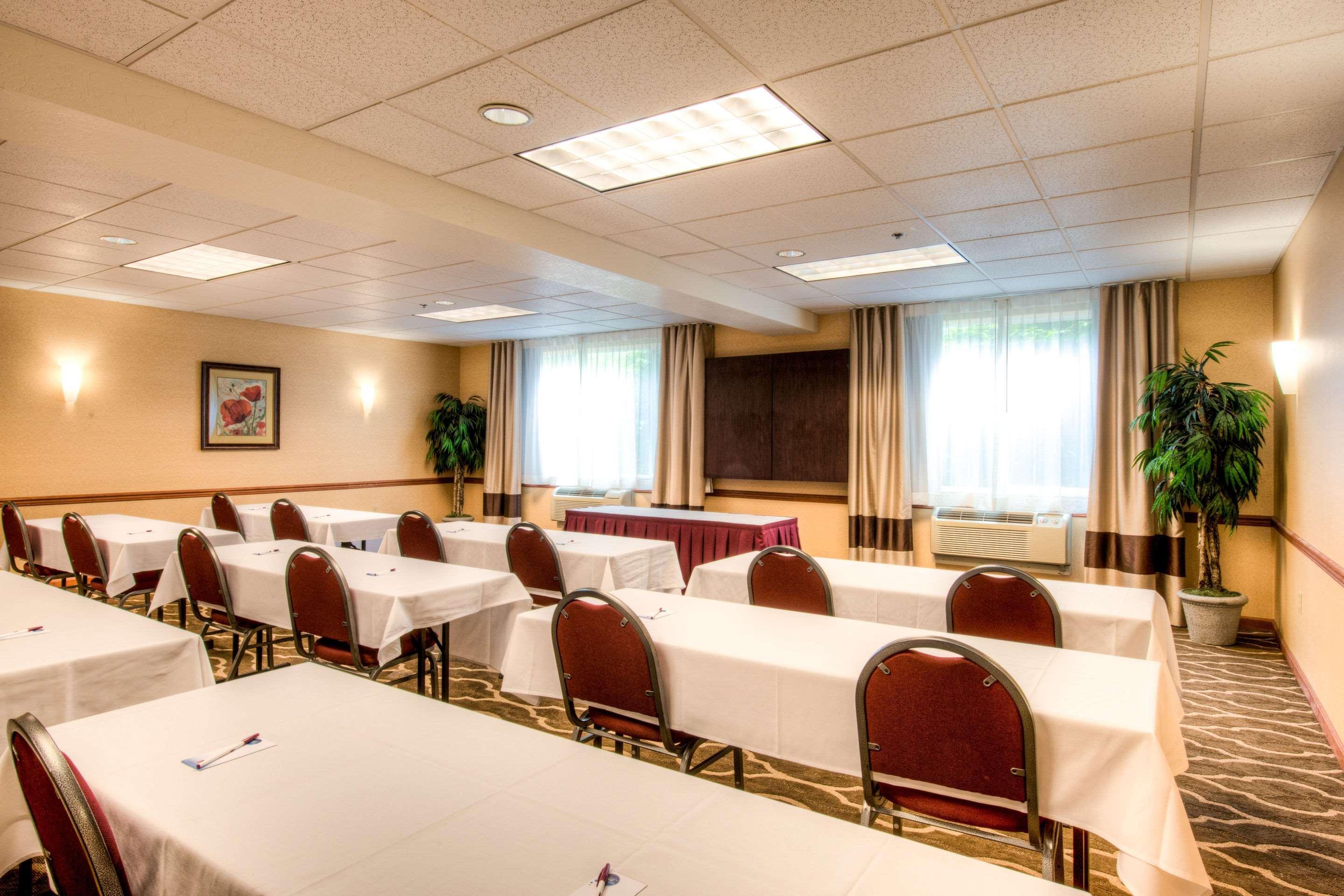 Comfort Suites Springfield-Eugene Buitenkant foto